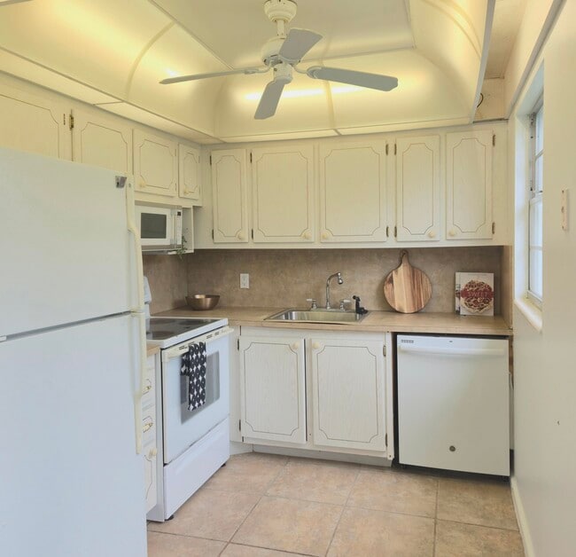 Photo - 184 Tilford I