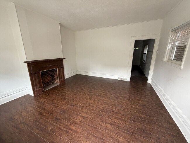 1109-1111 Chess St.