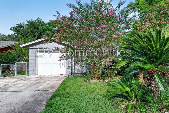 Building Photo - 12919 S Coast Dr