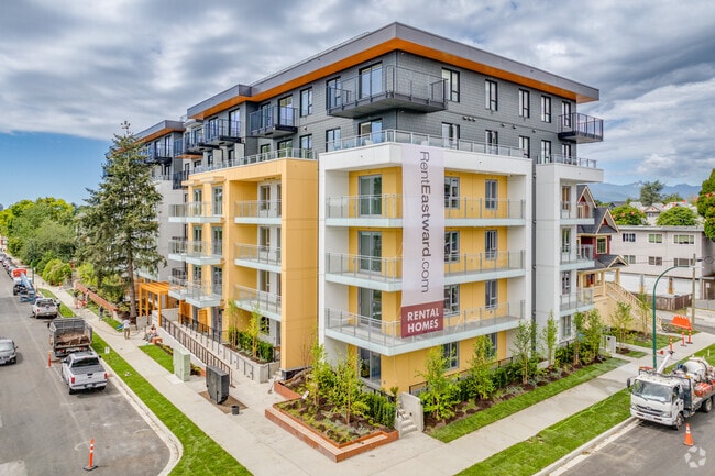 Building Photo - Eastward