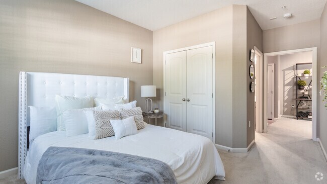 2BR,2BA,-1064SF, The Conquest