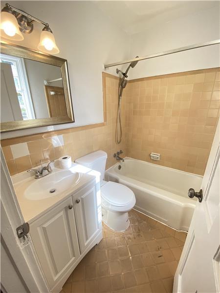 Photo - 1812 E 39th St