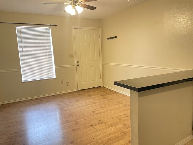 Photo - 4310 Mt Vernon St Unit 6