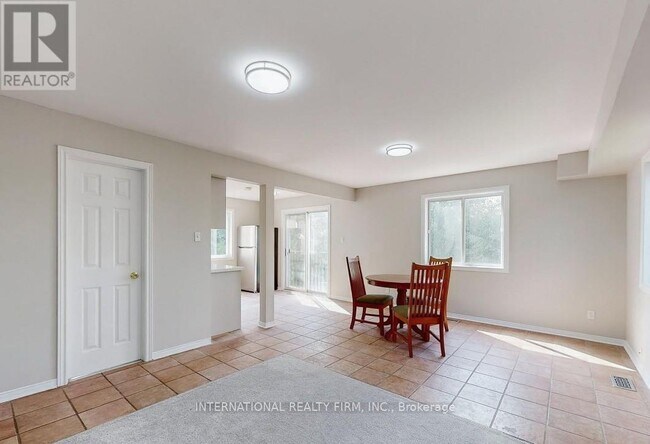 Photo - 6 English St