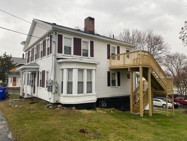 Building Photo - 227 Bridge St