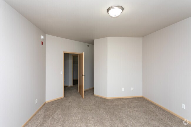 1BR, 1BA - 800 - 975SF