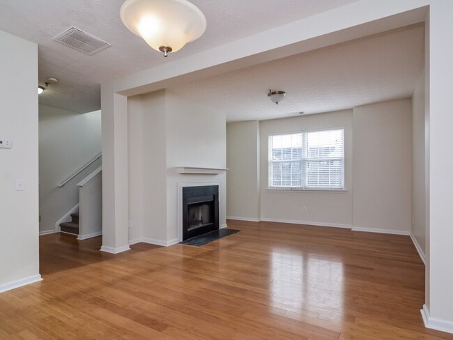 Photo - 142 Weatherstone Square Dr