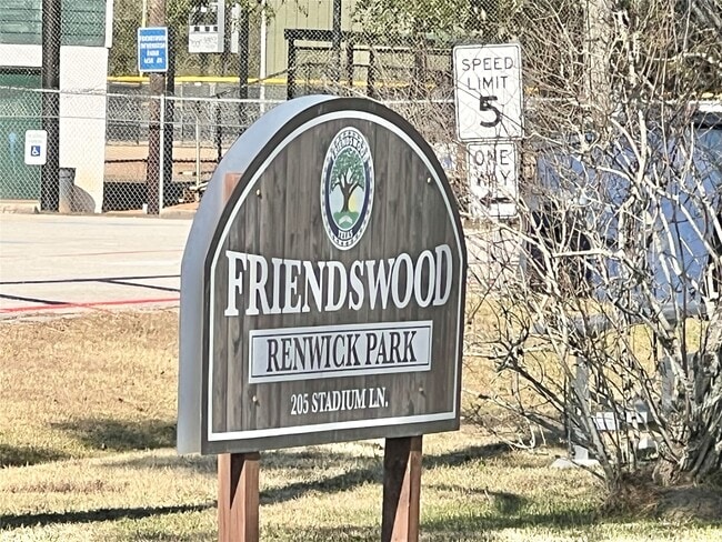 Photo - 303 Brigadoon Ln