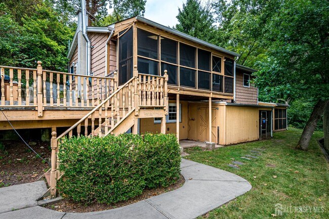 Photo - 31 Cardownie St