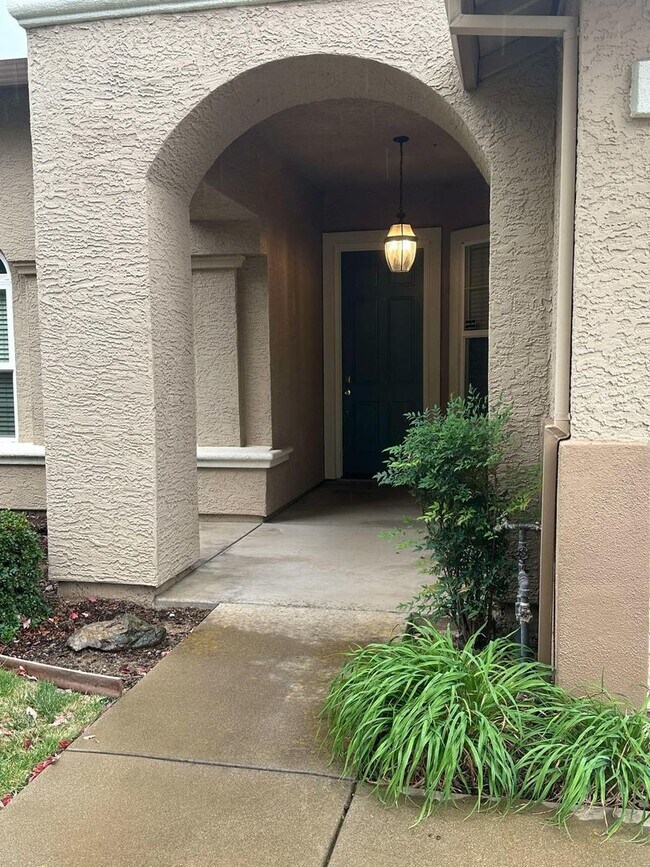Photo - Charming 4 bedroom, 2 bathroom single fami...