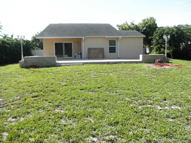 Photo - 401 NW 23rd St