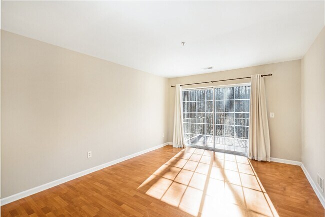 Photo - 153 Riveredge Dr