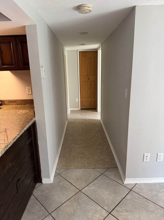 Photo - 2534 Harvey St Unidad 2534 Harvey St. Downstair
