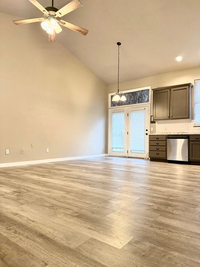 Photo - 3 Bed / 2 Bath in Jonesboro Available Now!