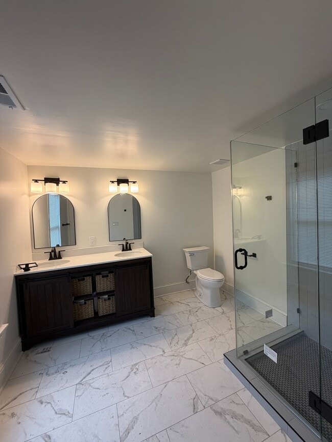 Building Photo - 1108 N Main St Unit 1108 North Main St. Apt. B