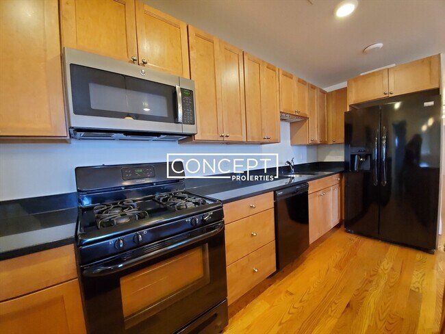 Photo - 6 Westminster Ave Unit 3