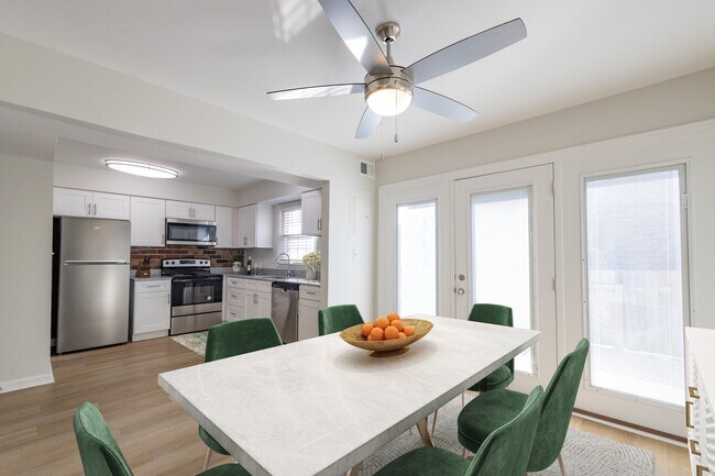 Monon Place I - Townhome Dining