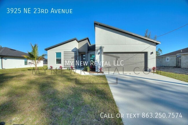 Building Photo - 3925 NE 23rd Ave Rental