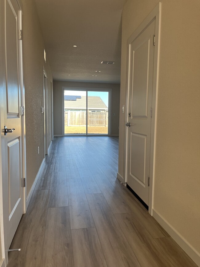 Photo - 1765 Lockwood Dr