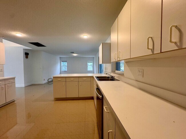 Photo - 1132 Hatteras Cir