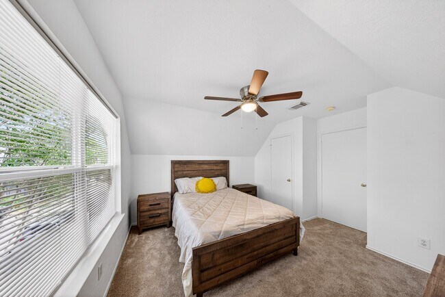 Photo - 1318 Dennis St