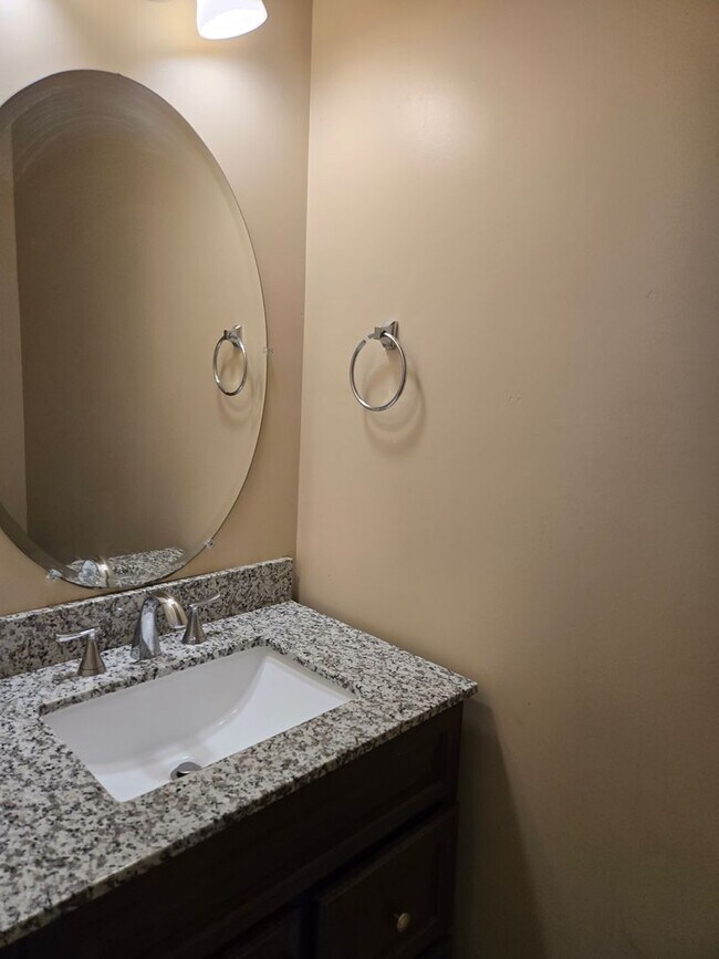 Photo - Lovely 3 Bedroom house near Town Center