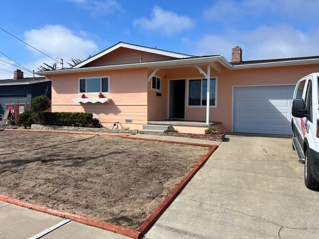 Building Photo - 3019 Eddy St