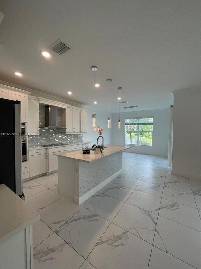 3990 Pelicano Way