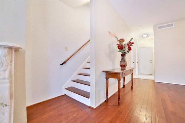 Photo - 532 Wilcrest Dr Unit 532