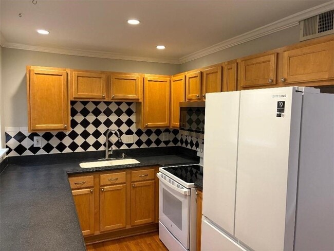 Photo - 1647 Briarcliff Rd NE Unit 1