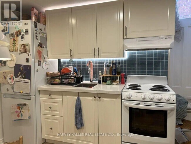 Photo - 17 Alberta Ave