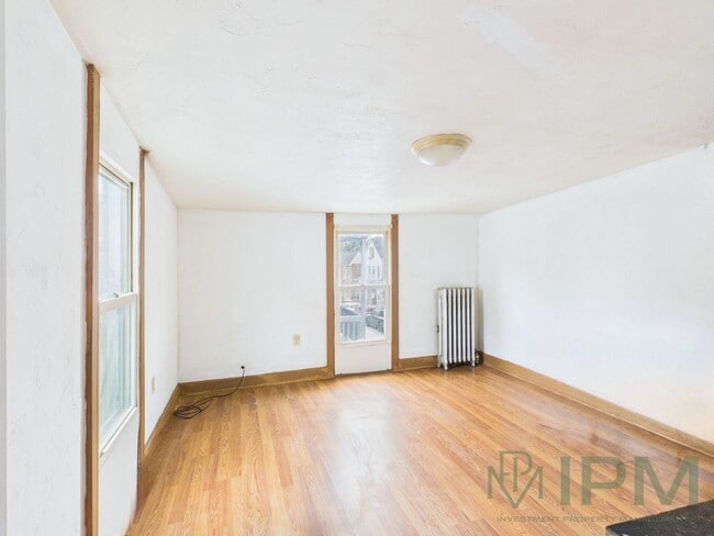 Building Photo - 594 W King St Unit 594 W King #2 Rental
