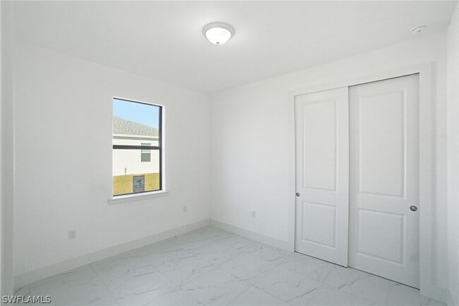 Photo - 2404-2406 Mae Ave S