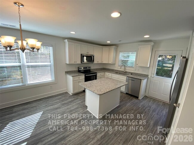 Photo - 660 Faith Dr SW