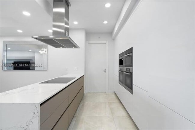 Photo - 18201 Collins Ave
