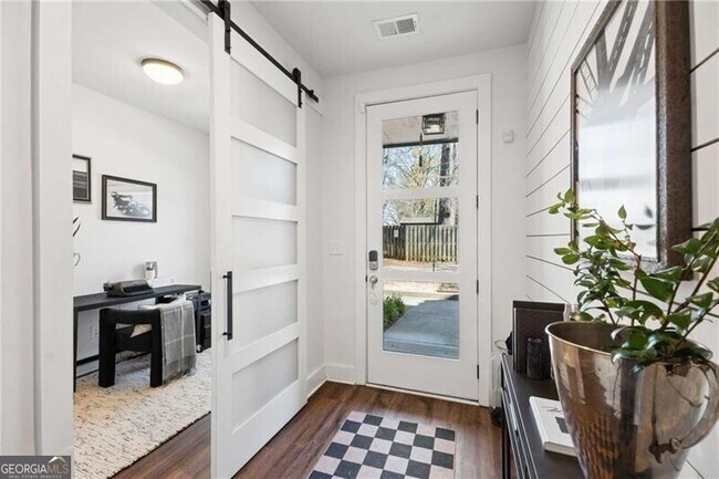Photo - 1350 May Ave SE