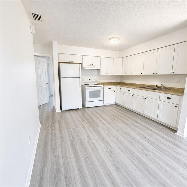 Photo - 8305 N Marks St