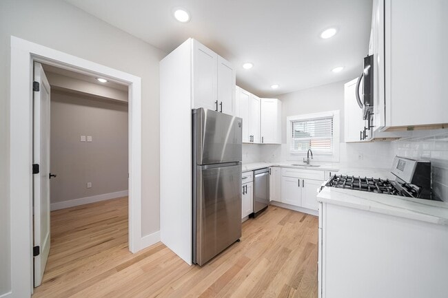 Photo - 78 Hutton St Unit 2