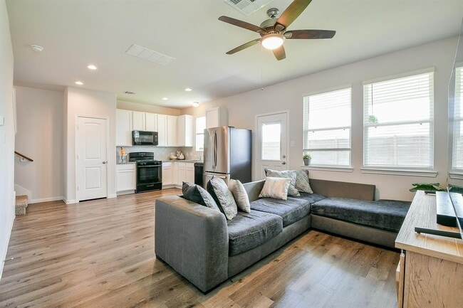 Building Photo - 24967 Goldoni Dr Rental