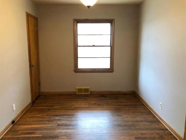 Photo - 336 Beverly Dr