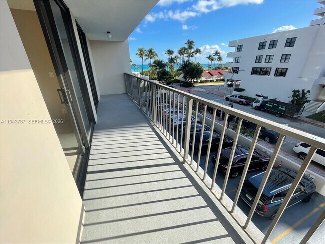 Photo - 2625 Collins Ave Unit 301