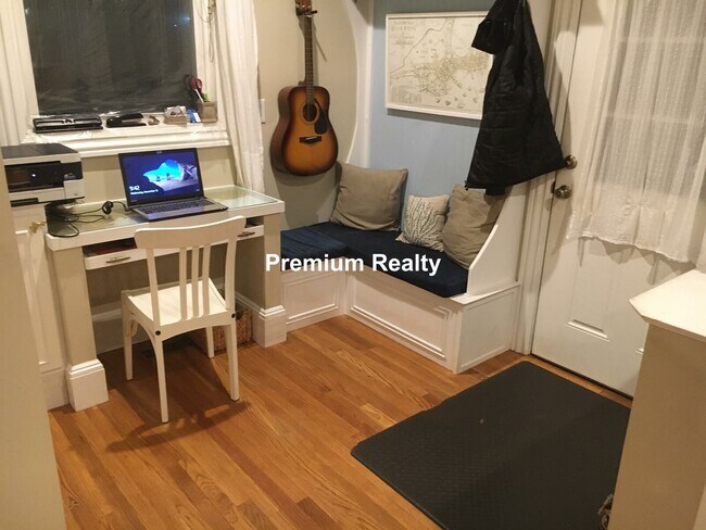 Photo - 108 Walnut St