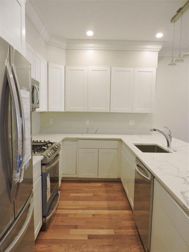 507 Green St Unit 2