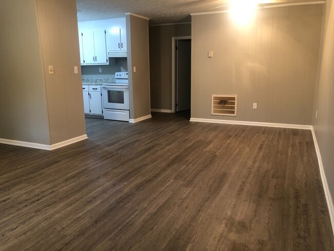 Photo - 515 Chateau Dr SE Unit 01