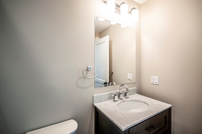 Building Photo - 9 Alton Pl Unit 3 Rental