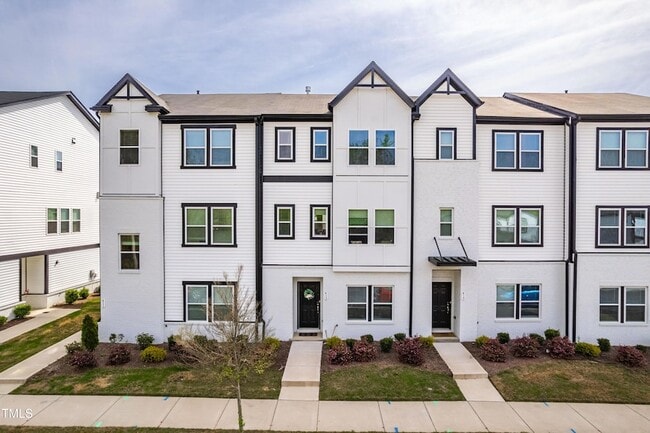 Photo - 413 Diversity Wy Townhome
