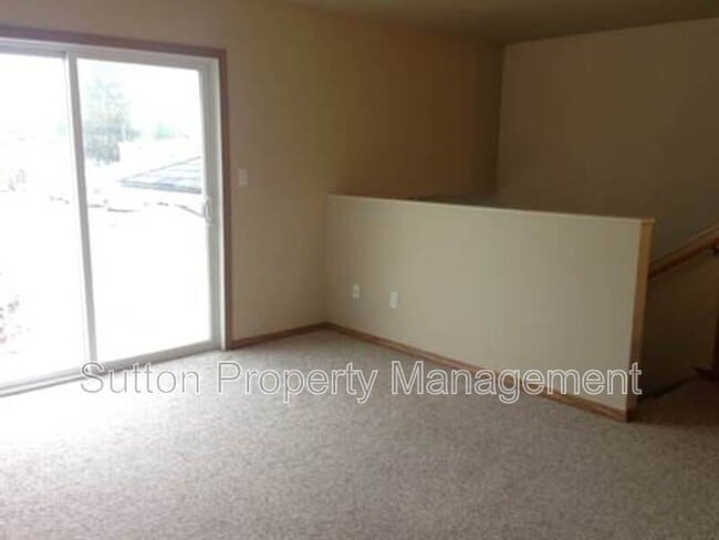 Photo - 10019-10108 108 Ave