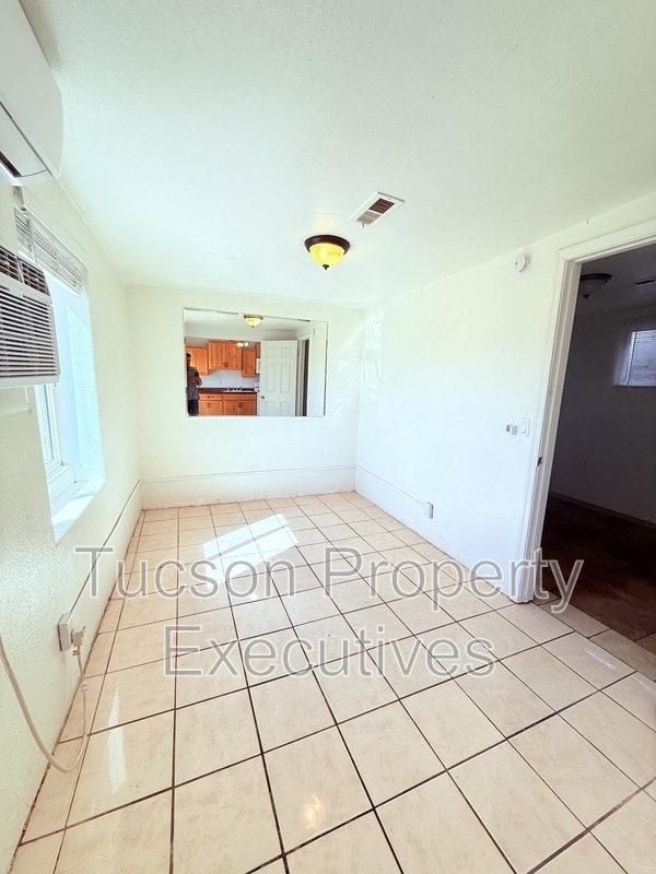 Photo - 208 W Ventura St