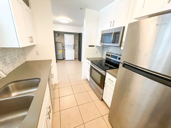 Photo - Campus Edge #103