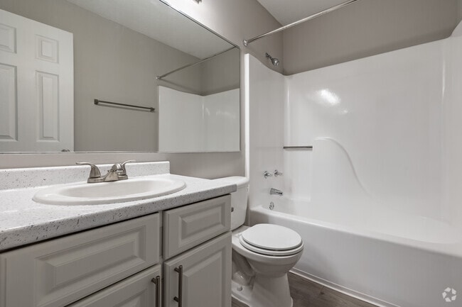 The Hideaway - 2BR, 2BA - 975SF - Second Bathroom
